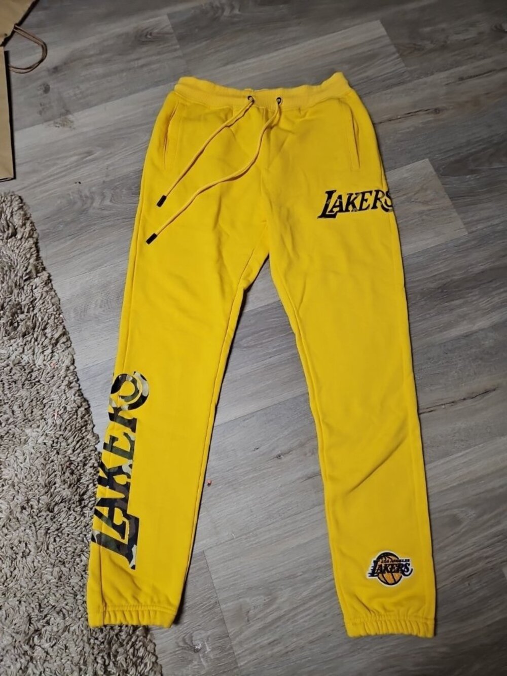 NWT Men’s Pro Standard NBA Los Angeles Lakers Yellow Sweatpants Size M